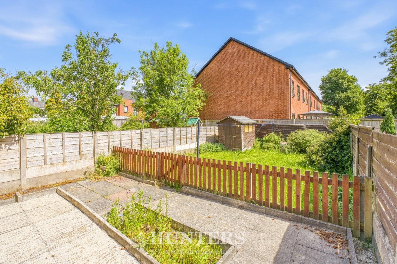 Monmouth Street, Middleton M24