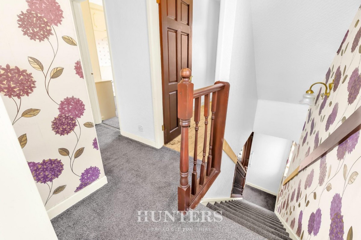Monmouth Street, Middleton M24