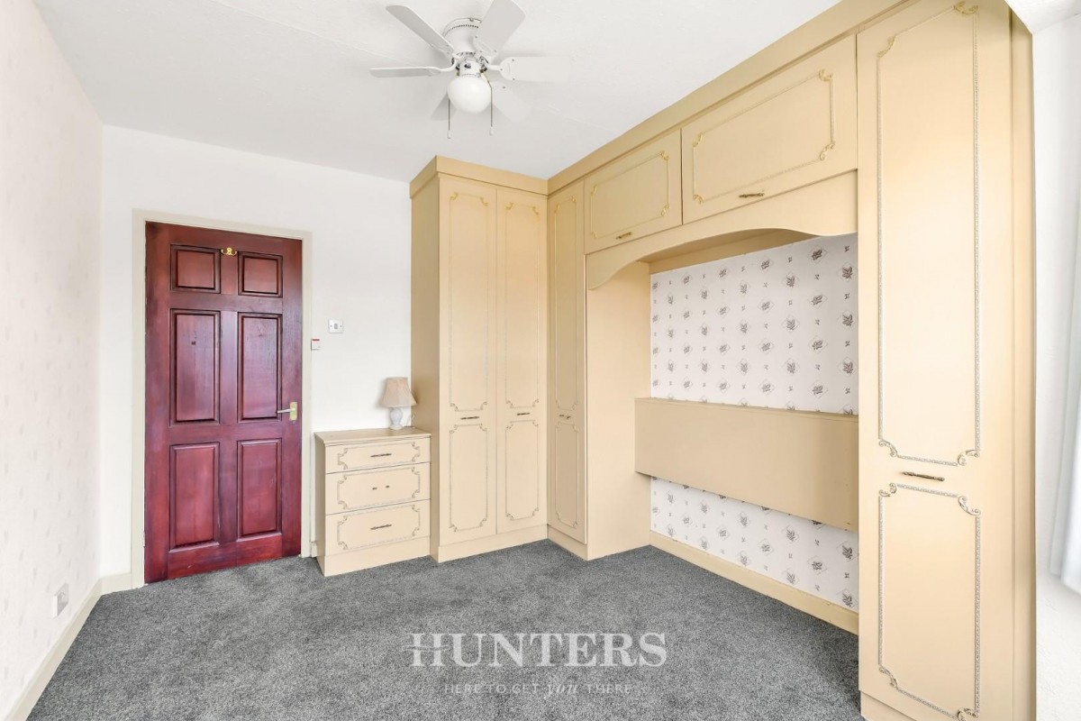 Monmouth Street, Middleton M24