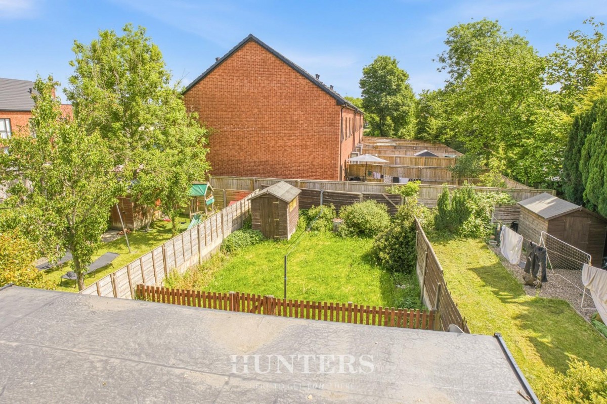 Monmouth Street, Middleton M24