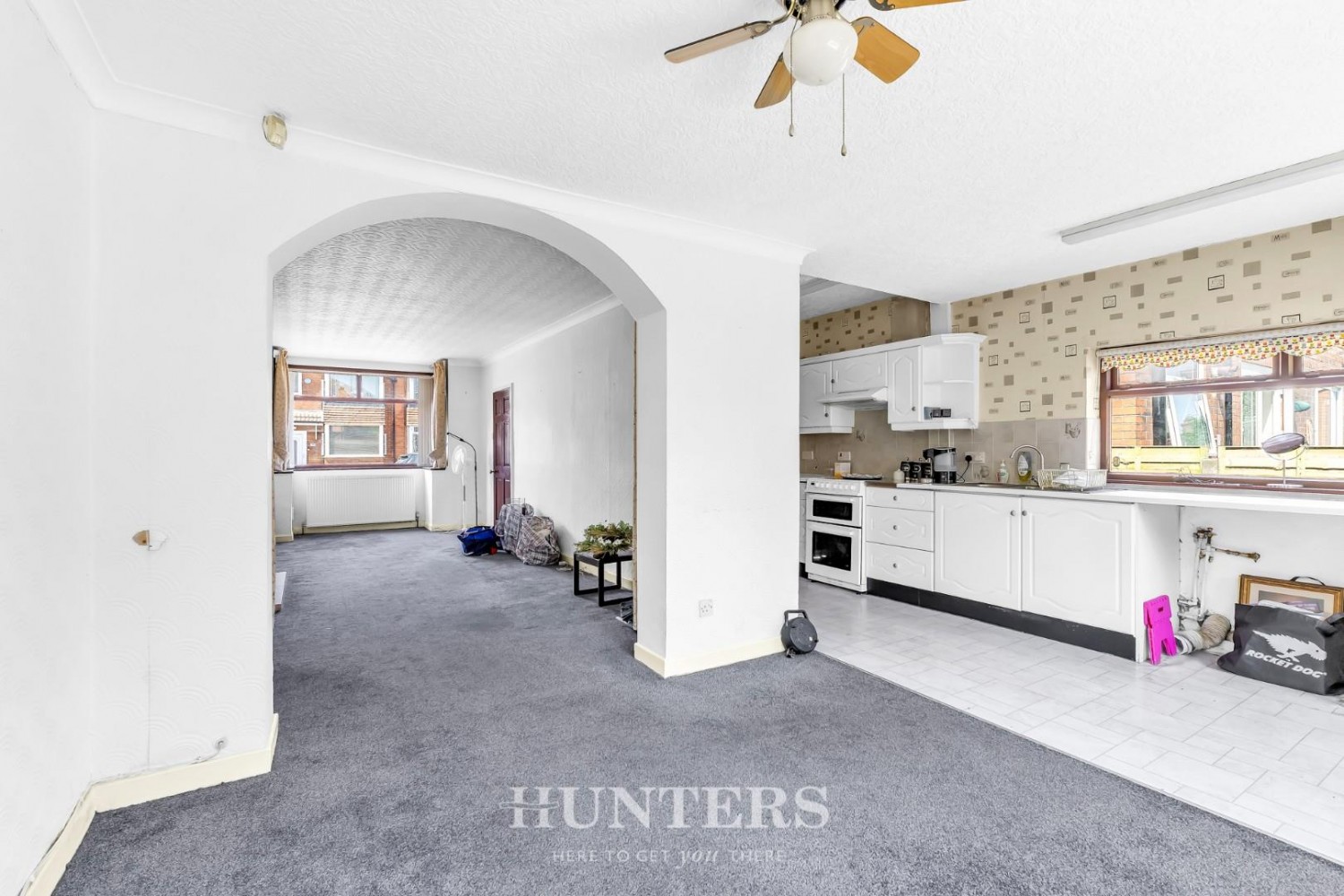 Monmouth Street, Middleton M24