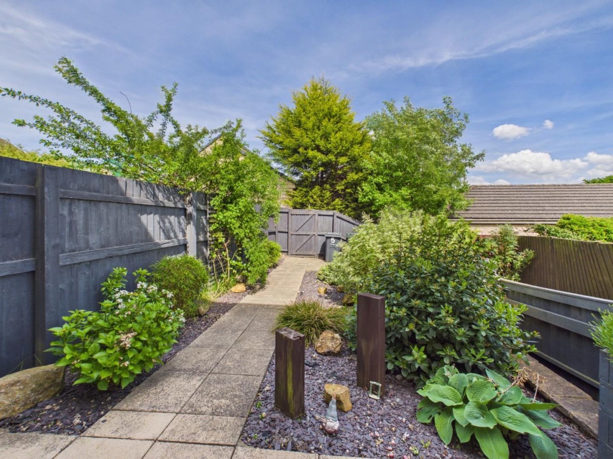 Tundra Grove, Eldwick, BD16 3QG