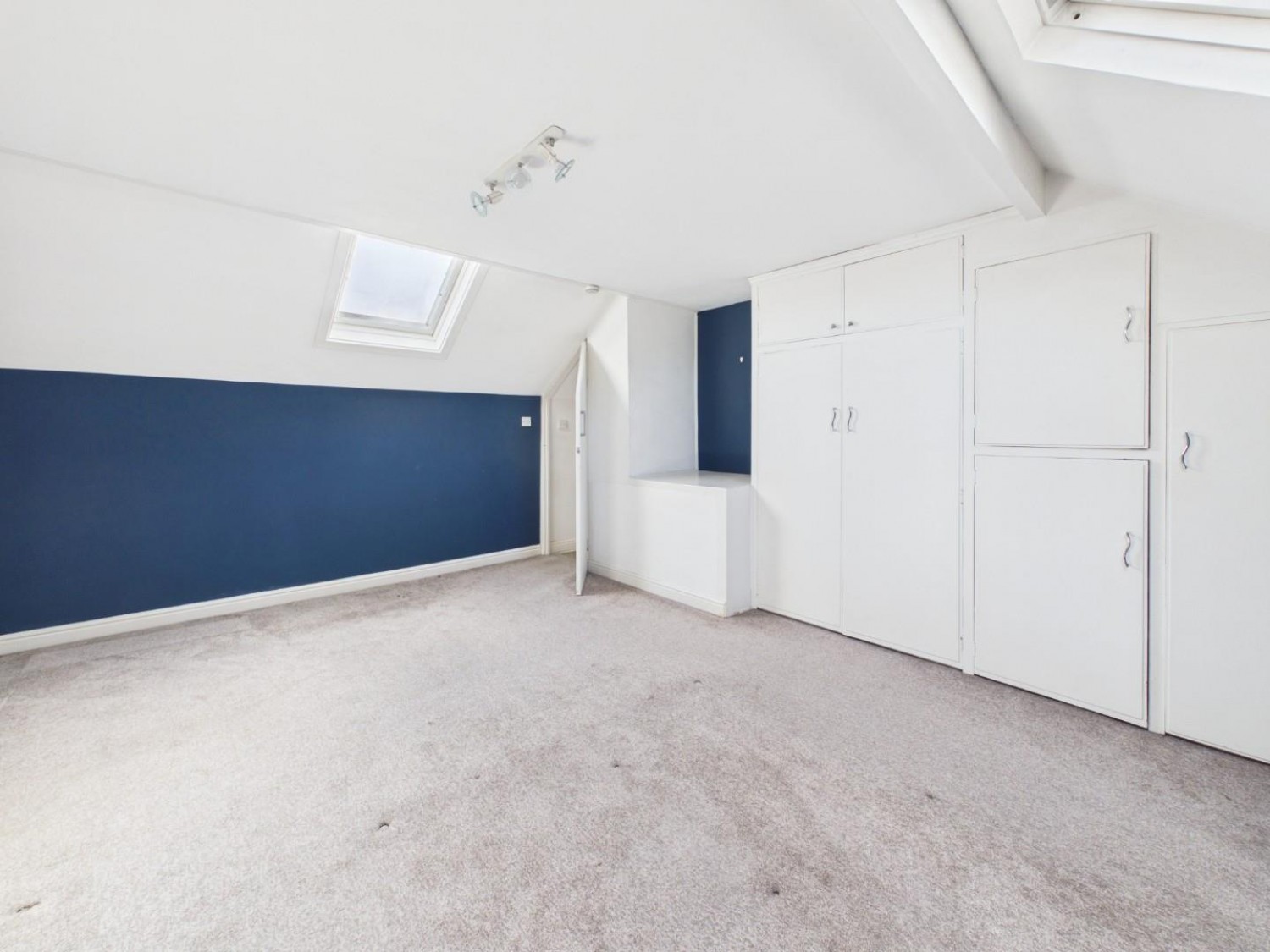 2 bedroom House for sale in Gladstone Street, Bingley