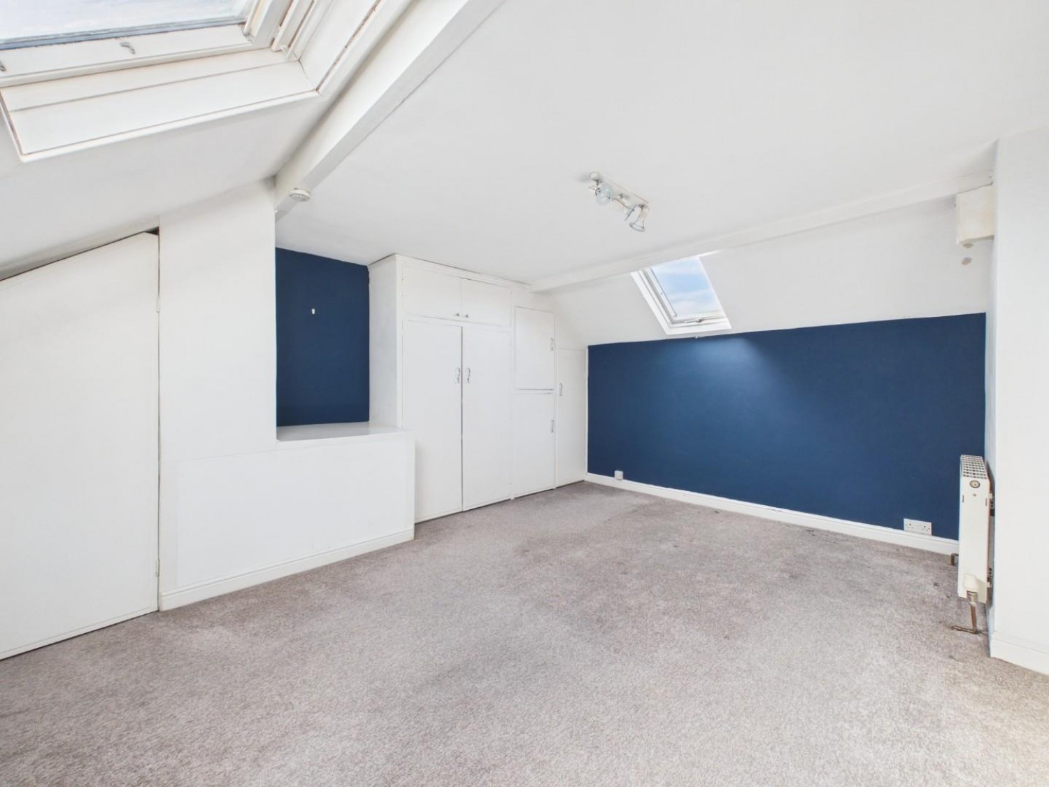 2 bedroom House for sale in Gladstone Street, Bingley