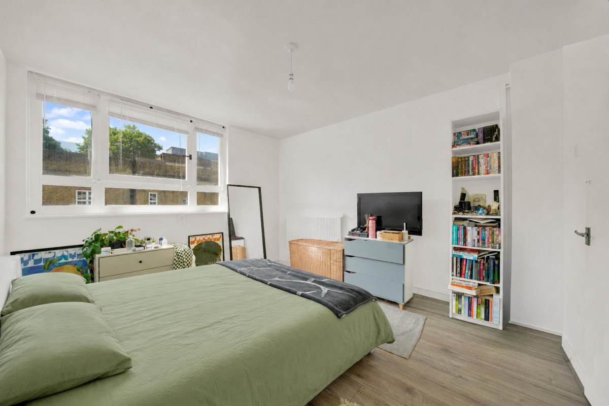 Crondall Court, Hoxton, N1