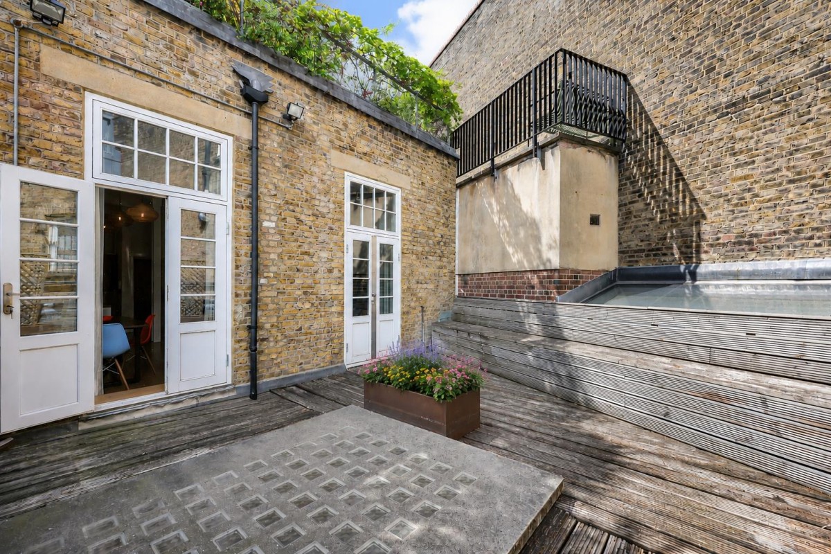 St. John Street, Clerkenwell, EC1V