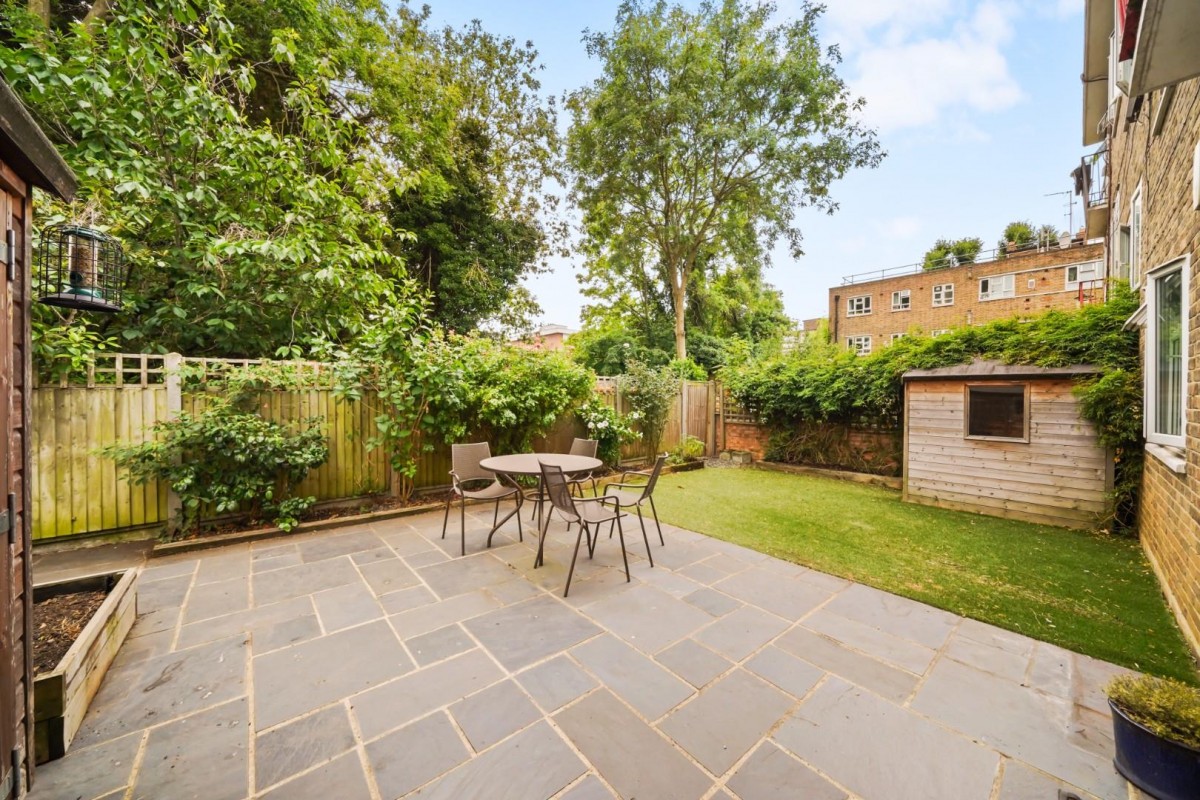 Queen Elizabeths Walk, London, N16