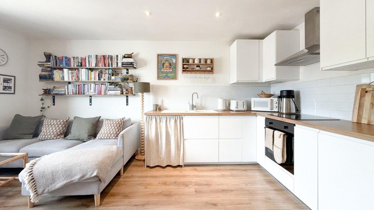 21 West, Skypark Road, Bedminster, BS3 3NA