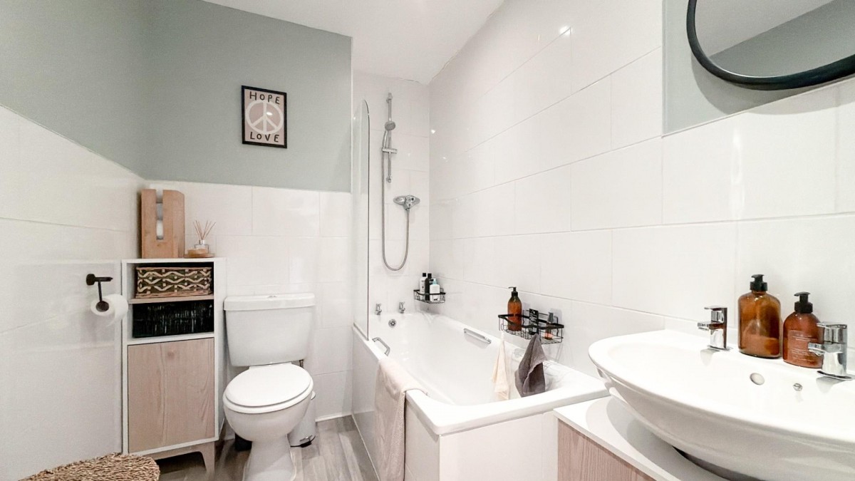 21 West, Skypark Road, Bedminster, BS3 3NA