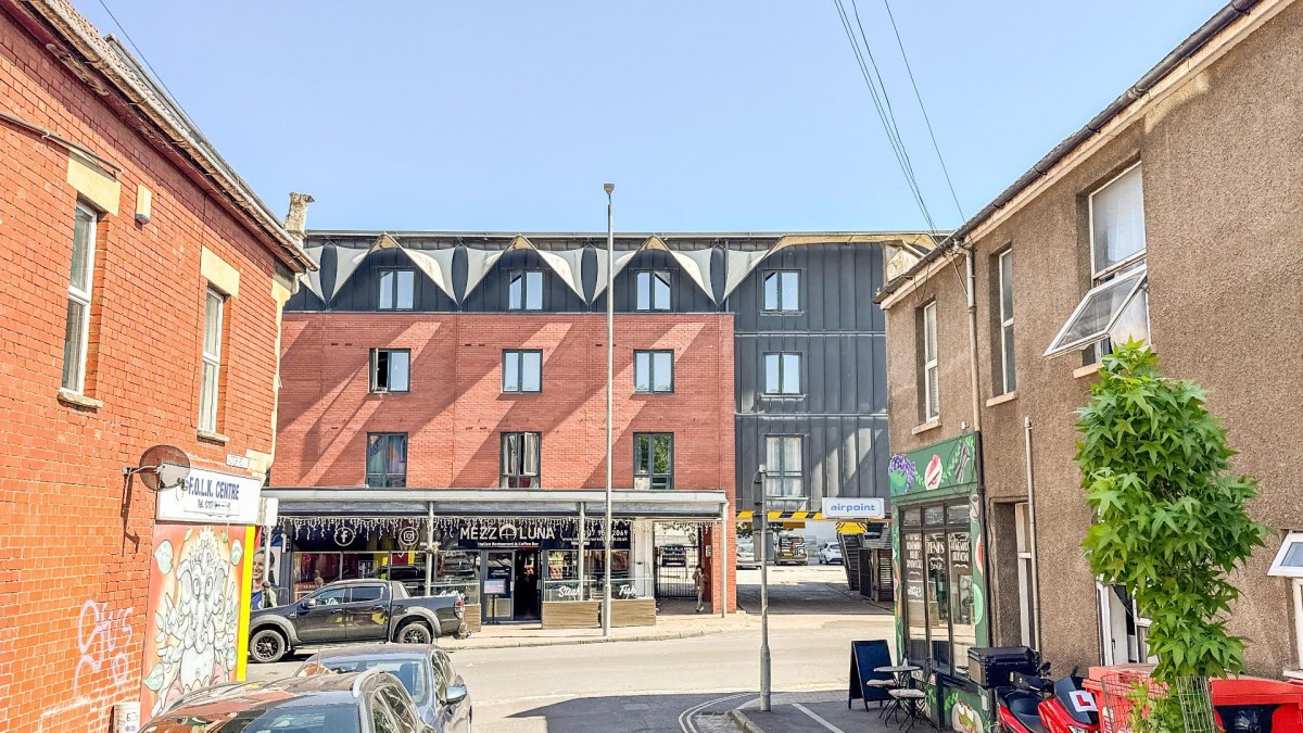 21 West, Skypark Road, Bedminster, BS3 3NA