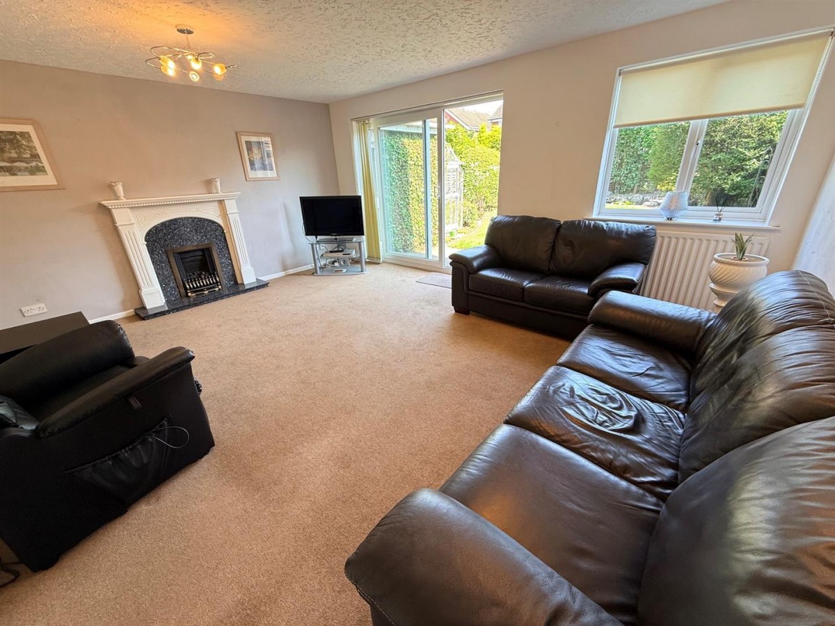 Colshaw Road, Stourbridge, DY8 3AS