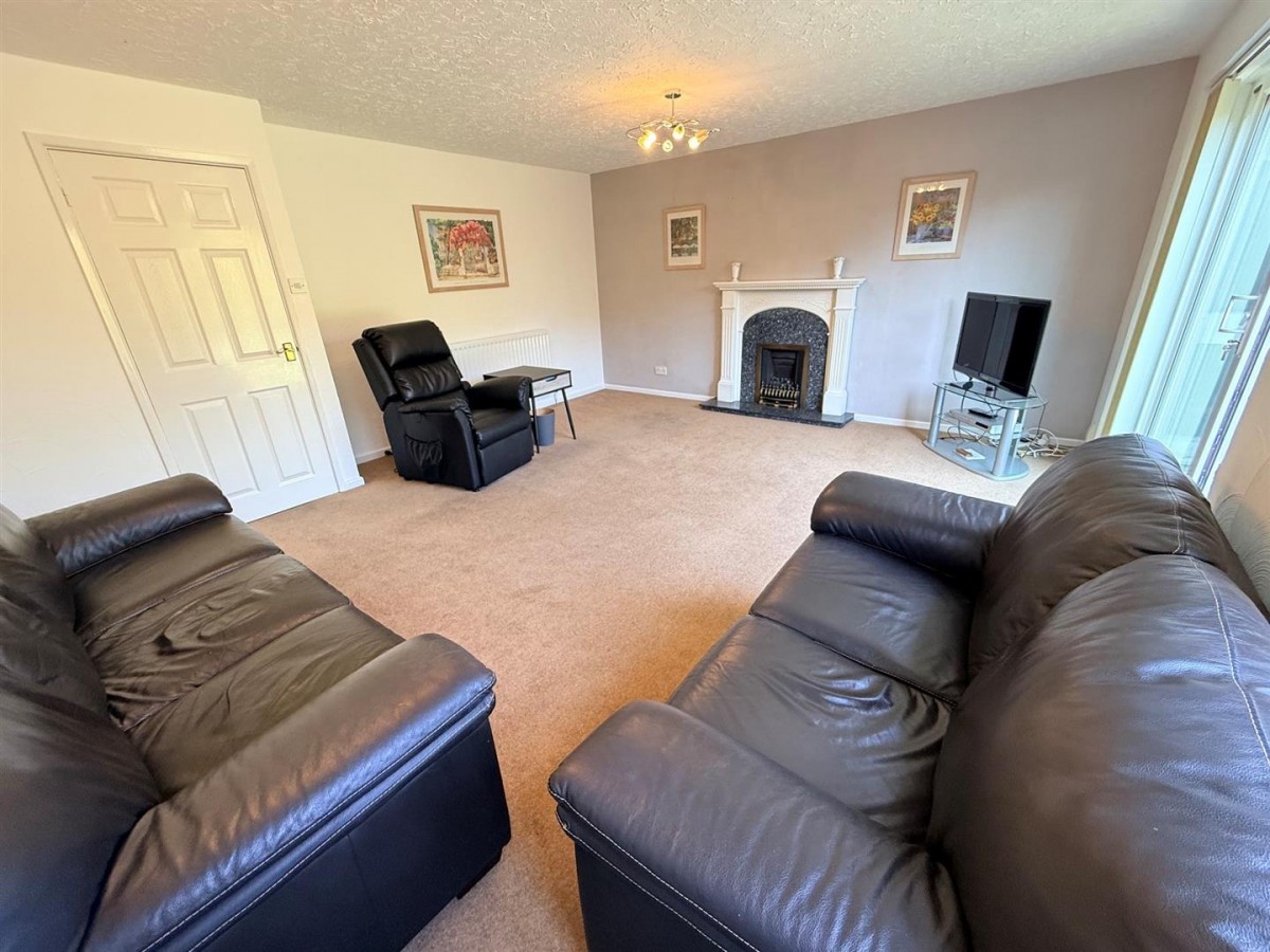 Colshaw Road, Stourbridge, DY8 3AS