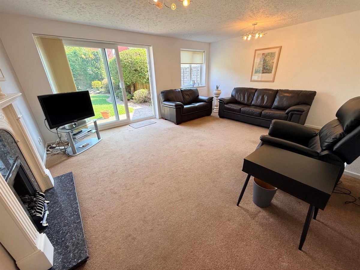 Colshaw Road, Stourbridge, DY8 3AS