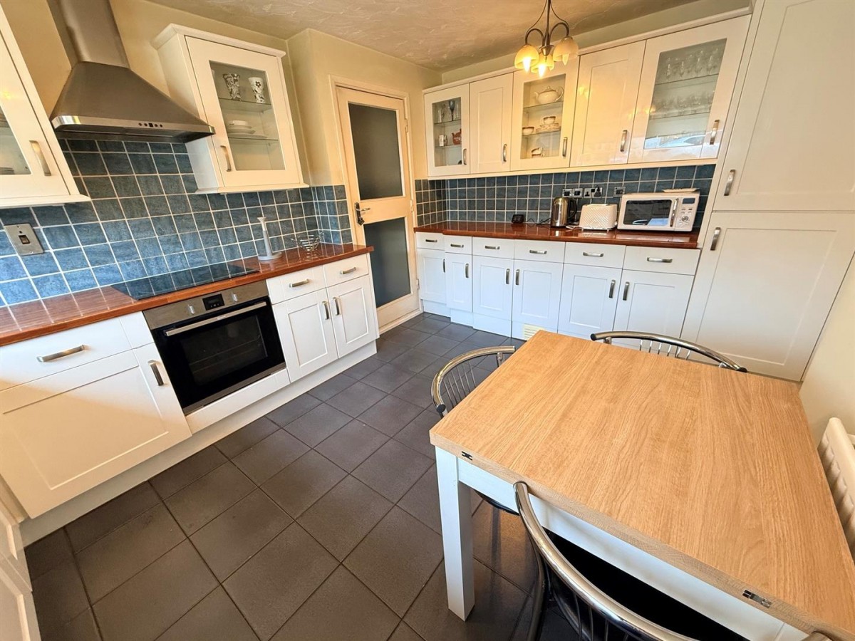 Colshaw Road, Stourbridge, DY8 3AS