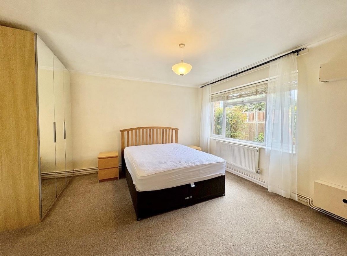 Shortlands Close, Harlington, Middlesex, UB3 5HF