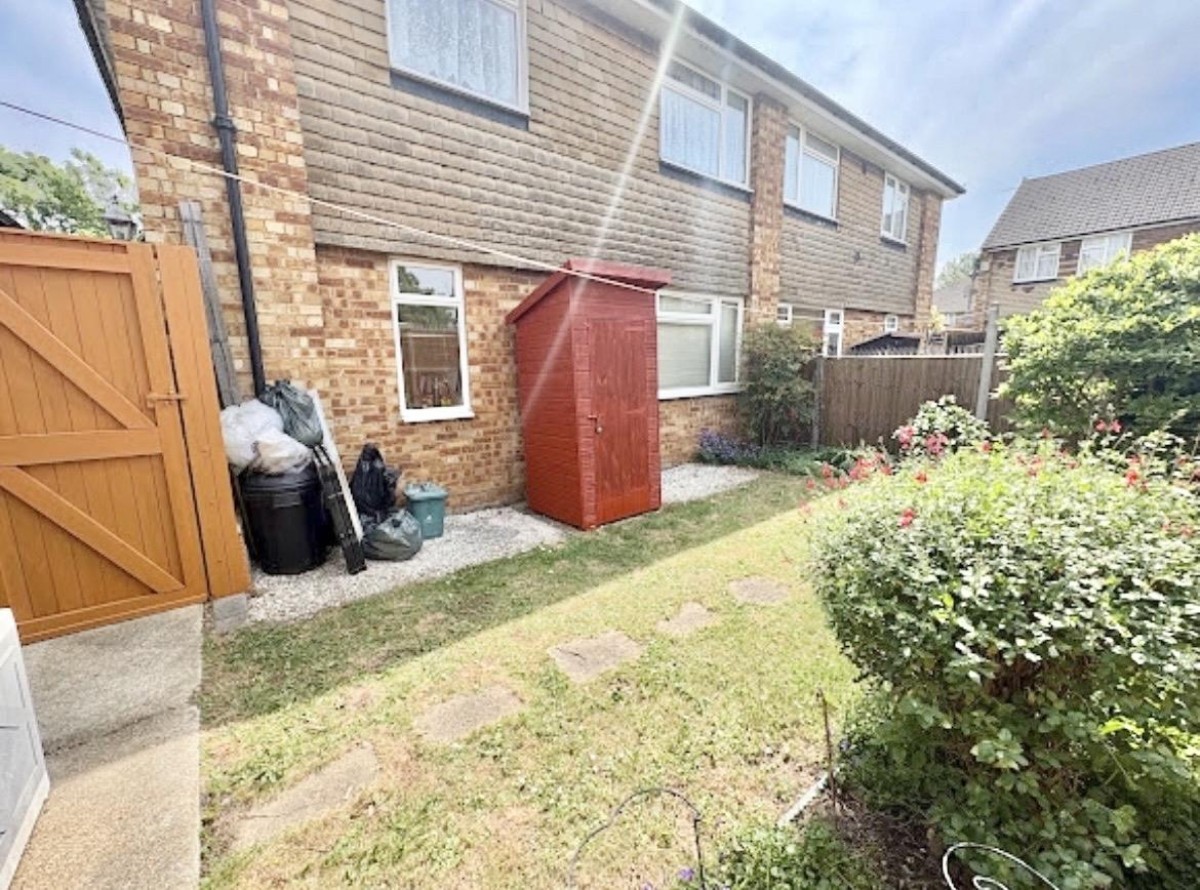 Shortlands Close, Harlington, Middlesex, UB3 5HF