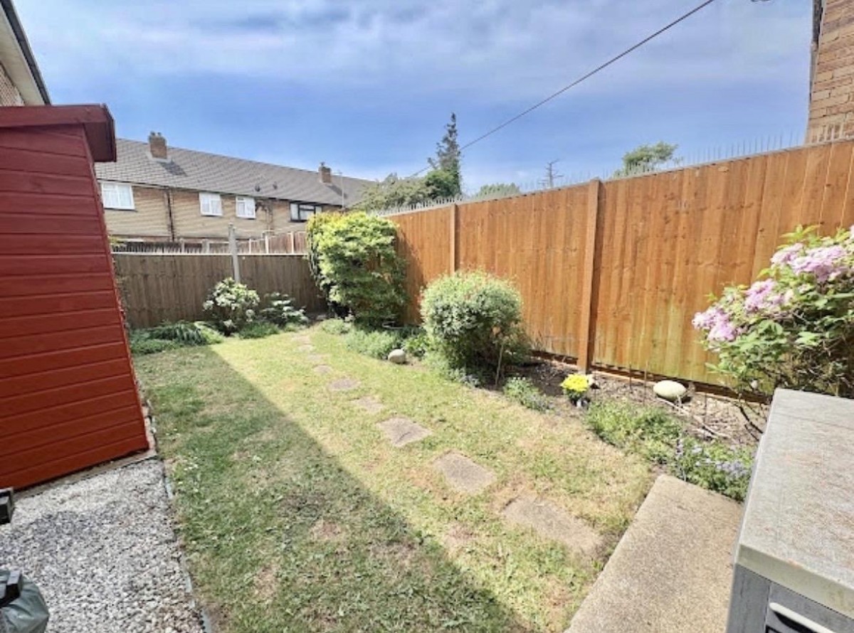 Shortlands Close, Harlington, Middlesex, UB3 5HF