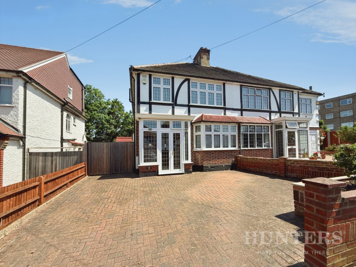 Derek Avenue, Wallington