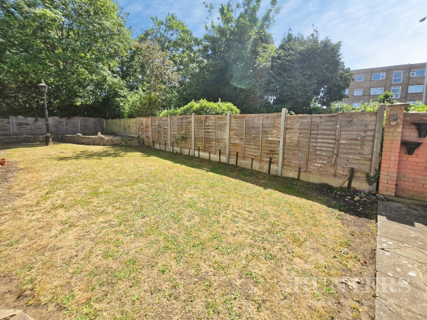 Derek Avenue, Wallington