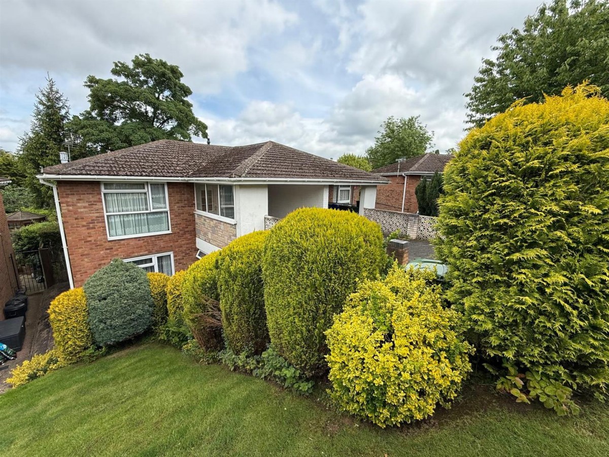 Halfcot Avenue, Pedmore, Stourbridge, DY9 0YB