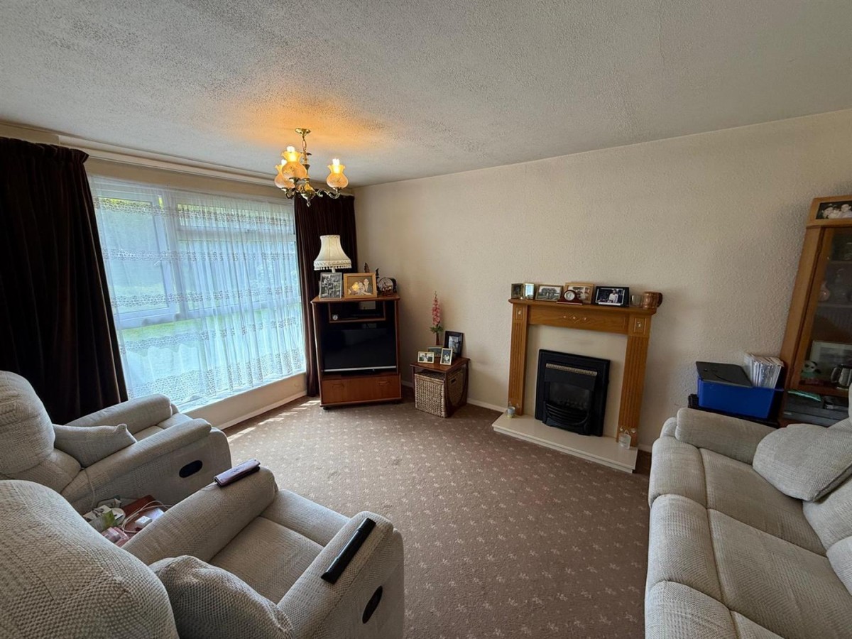 Halfcot Avenue, Pedmore, Stourbridge, DY9 0YB