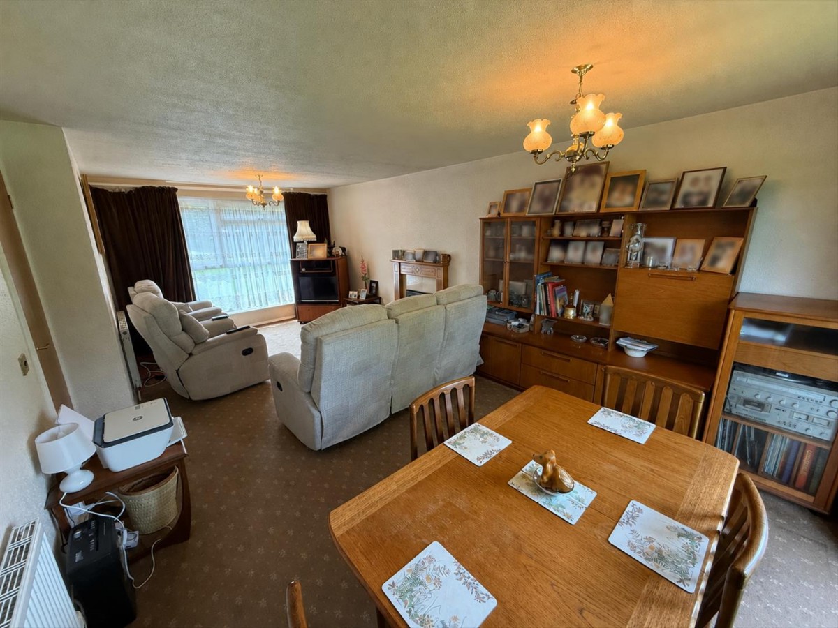 Halfcot Avenue, Pedmore, Stourbridge, DY9 0YB
