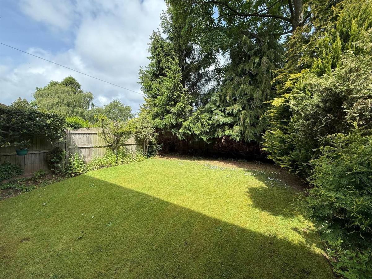 Halfcot Avenue, Pedmore, Stourbridge, DY9 0YB