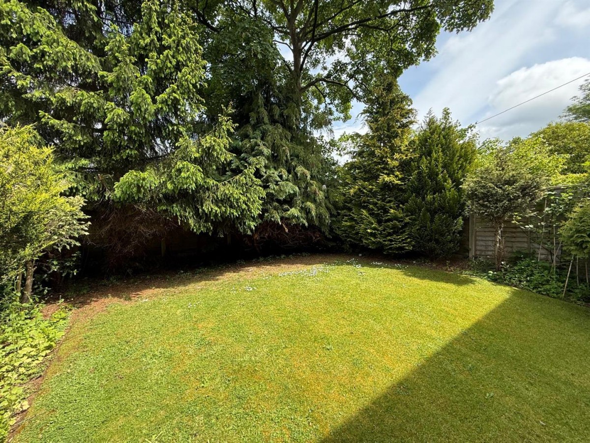 Halfcot Avenue, Pedmore, Stourbridge, DY9 0YB