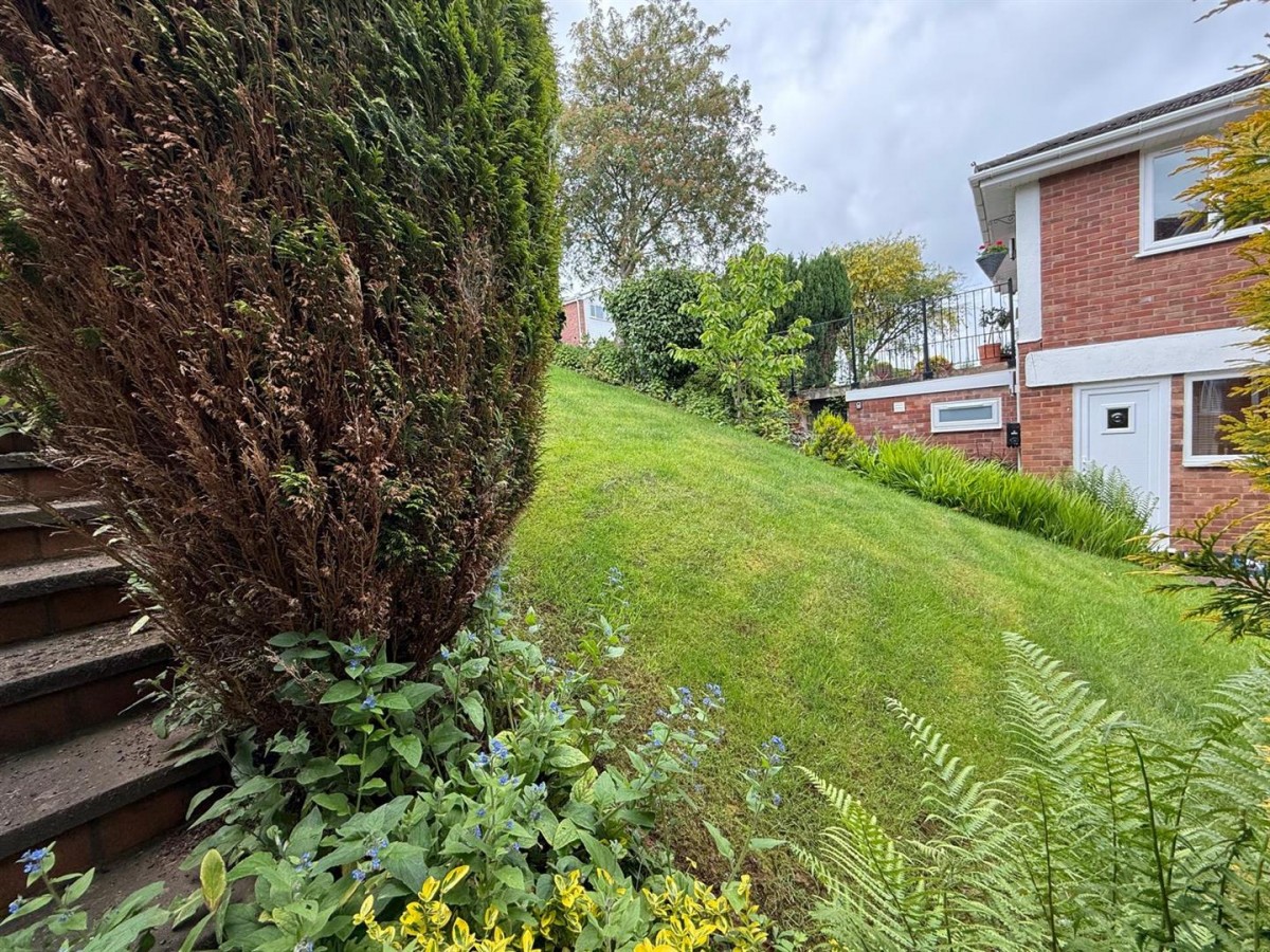 Halfcot Avenue, Pedmore, Stourbridge, DY9 0YB