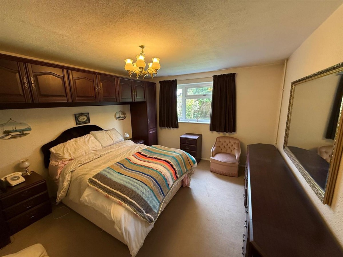 Halfcot Avenue, Pedmore, Stourbridge, DY9 0YB