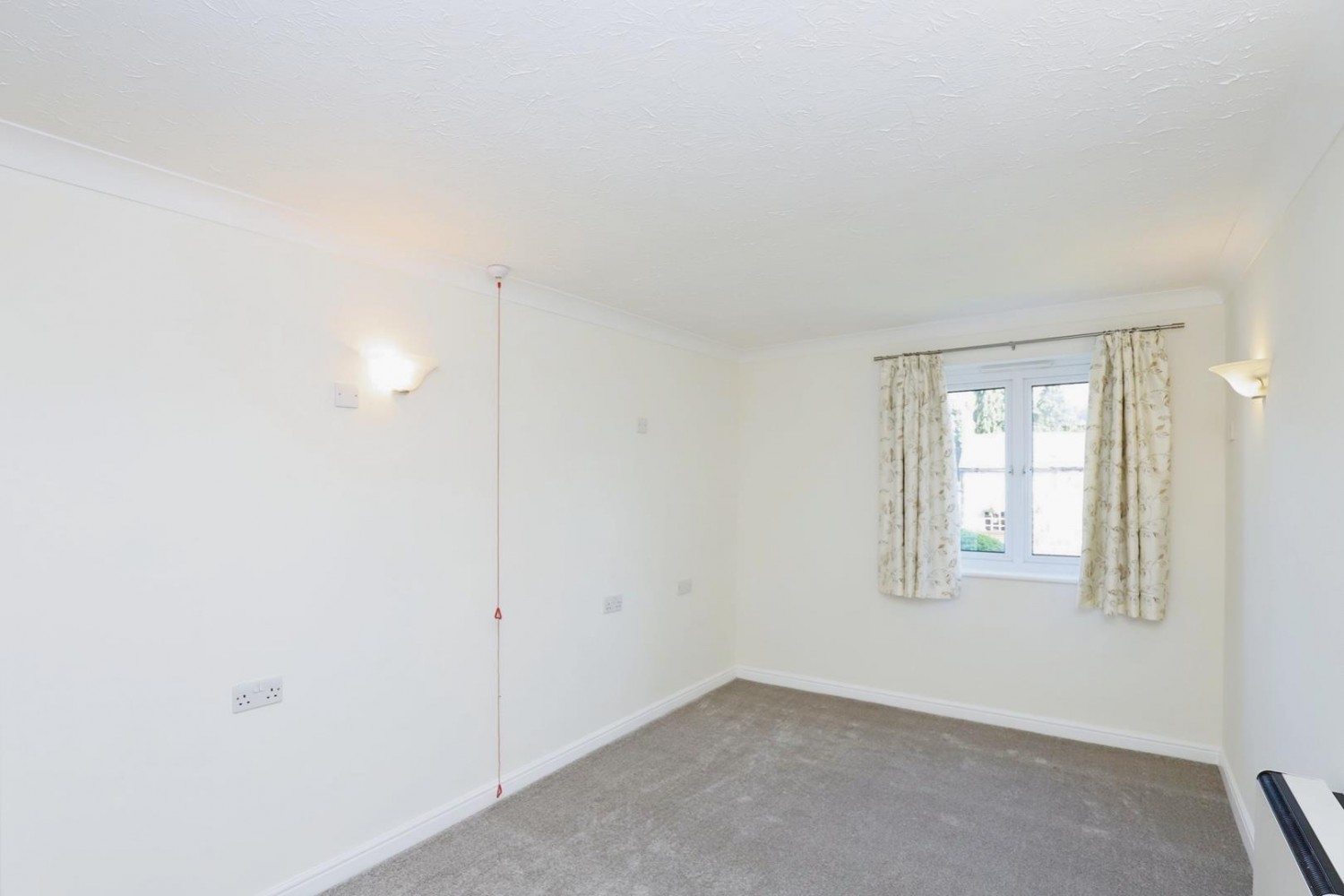 2 bedroom Flat for sale in Ranulf Court, Abbeydale Road South, Sheffield, S7 2PZ