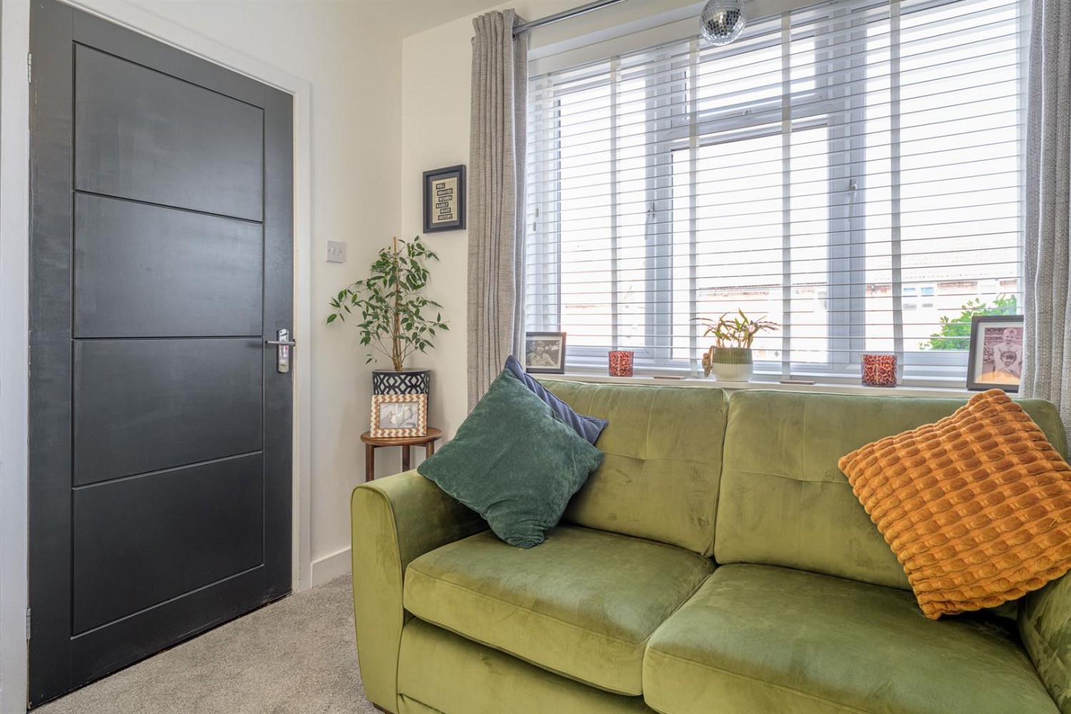 Oakfield Road, Wollescote, Stourbridge, DY9 9DL