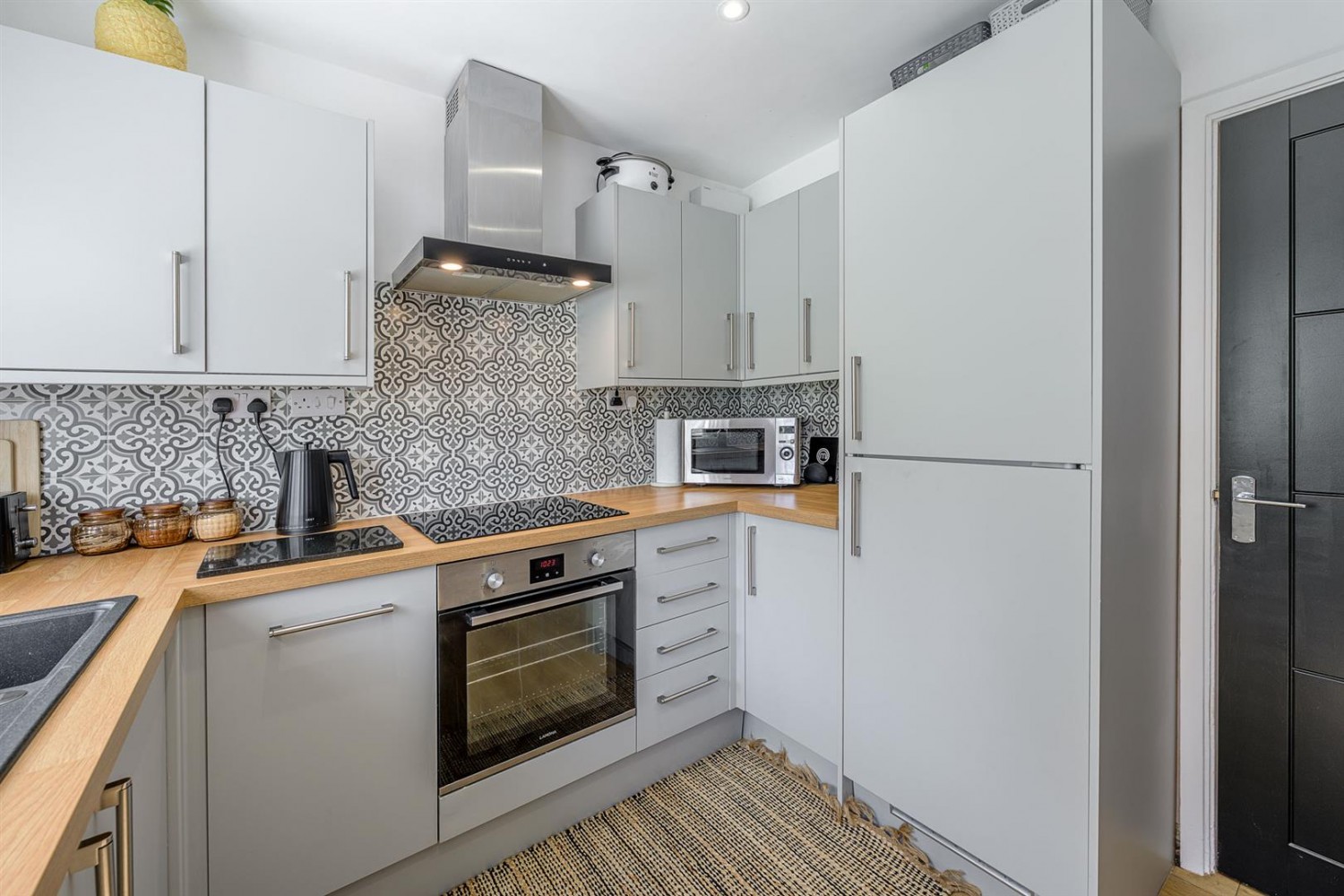 Oakfield Road, Wollescote, Stourbridge, DY9 9DL