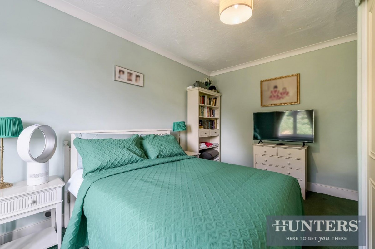 Thornbury Avenue, Isleworth
