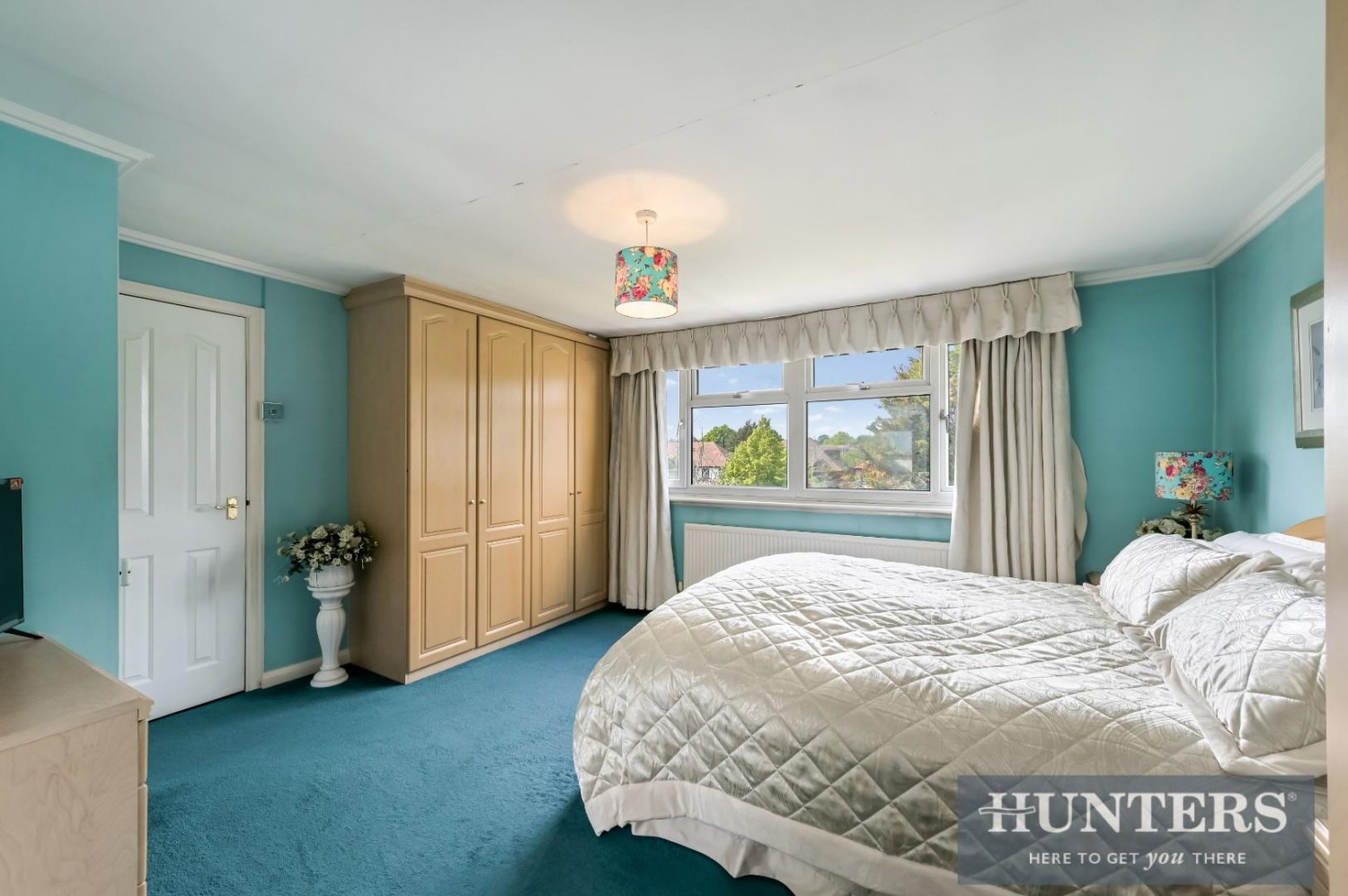 4 bedroom House for sale in Thornbury Avenue, Isleworth