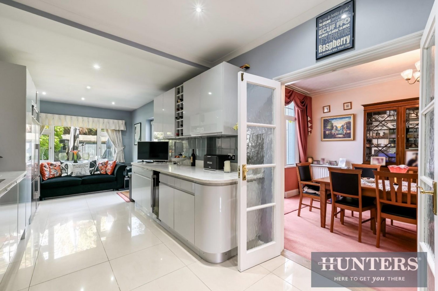 4 bedroom House for sale in Thornbury Avenue, Isleworth
