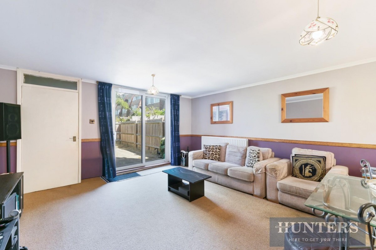 Walnut Tree Road, Brentford