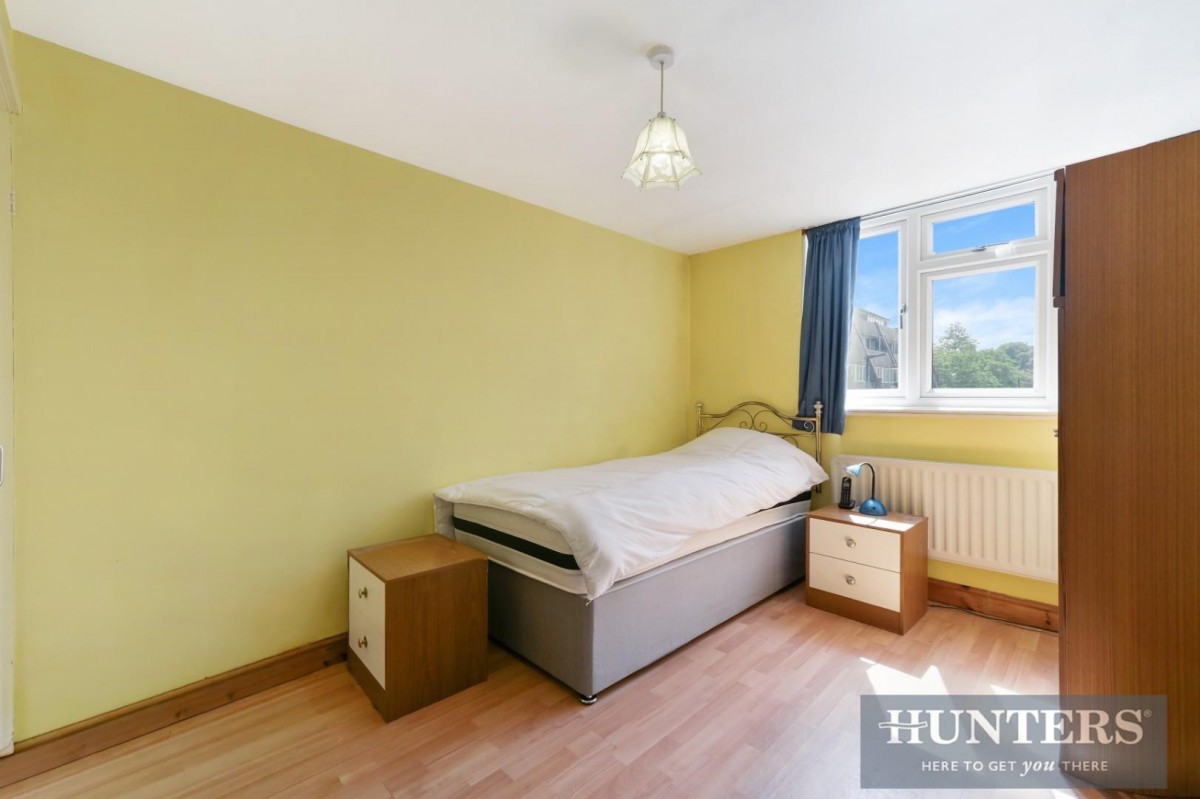 Walnut Tree Road, Brentford