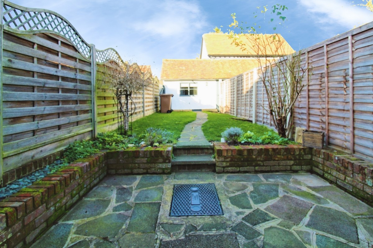 Pilgrims Row, Westmill