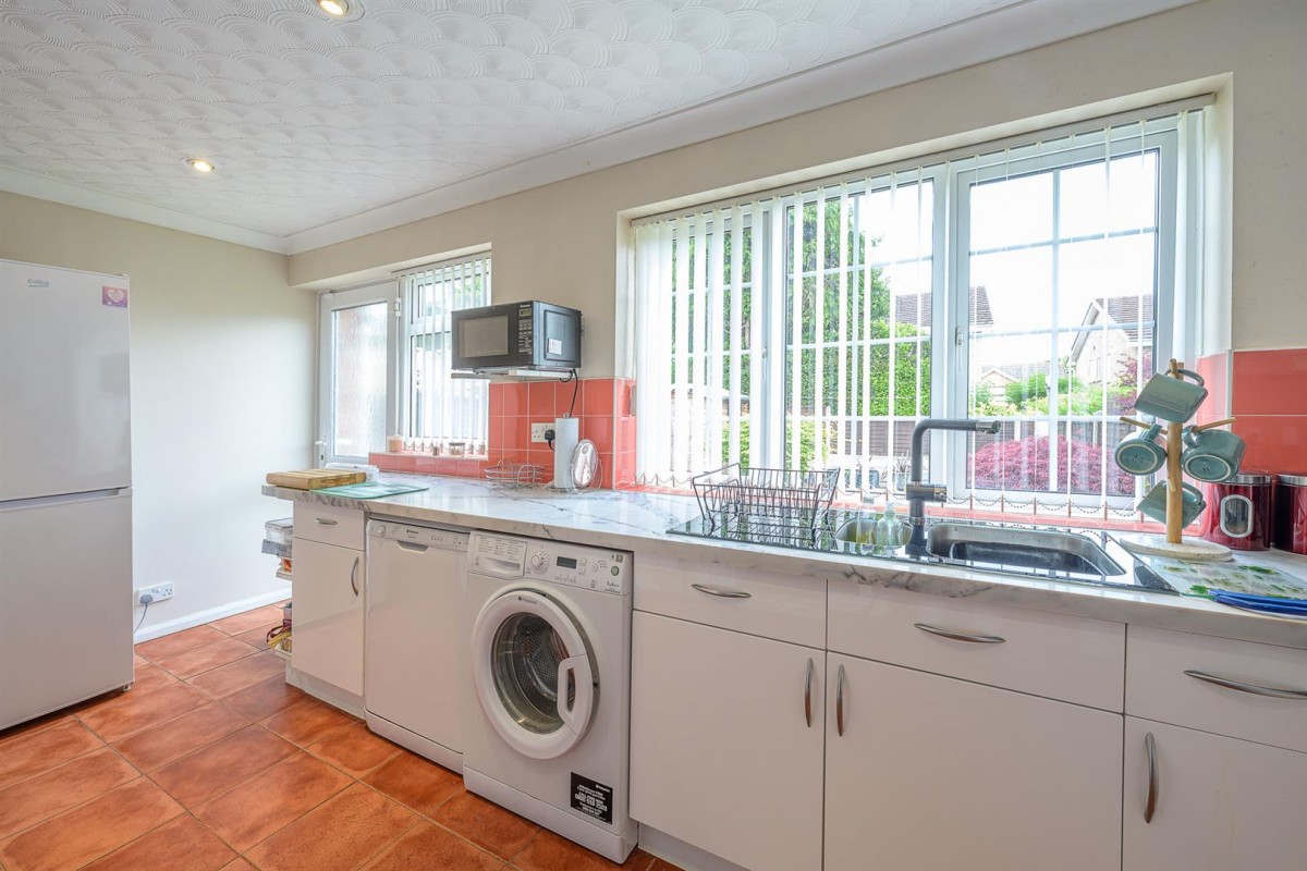 Swallowfall Avenue, Stourbridge, DY8 3LB