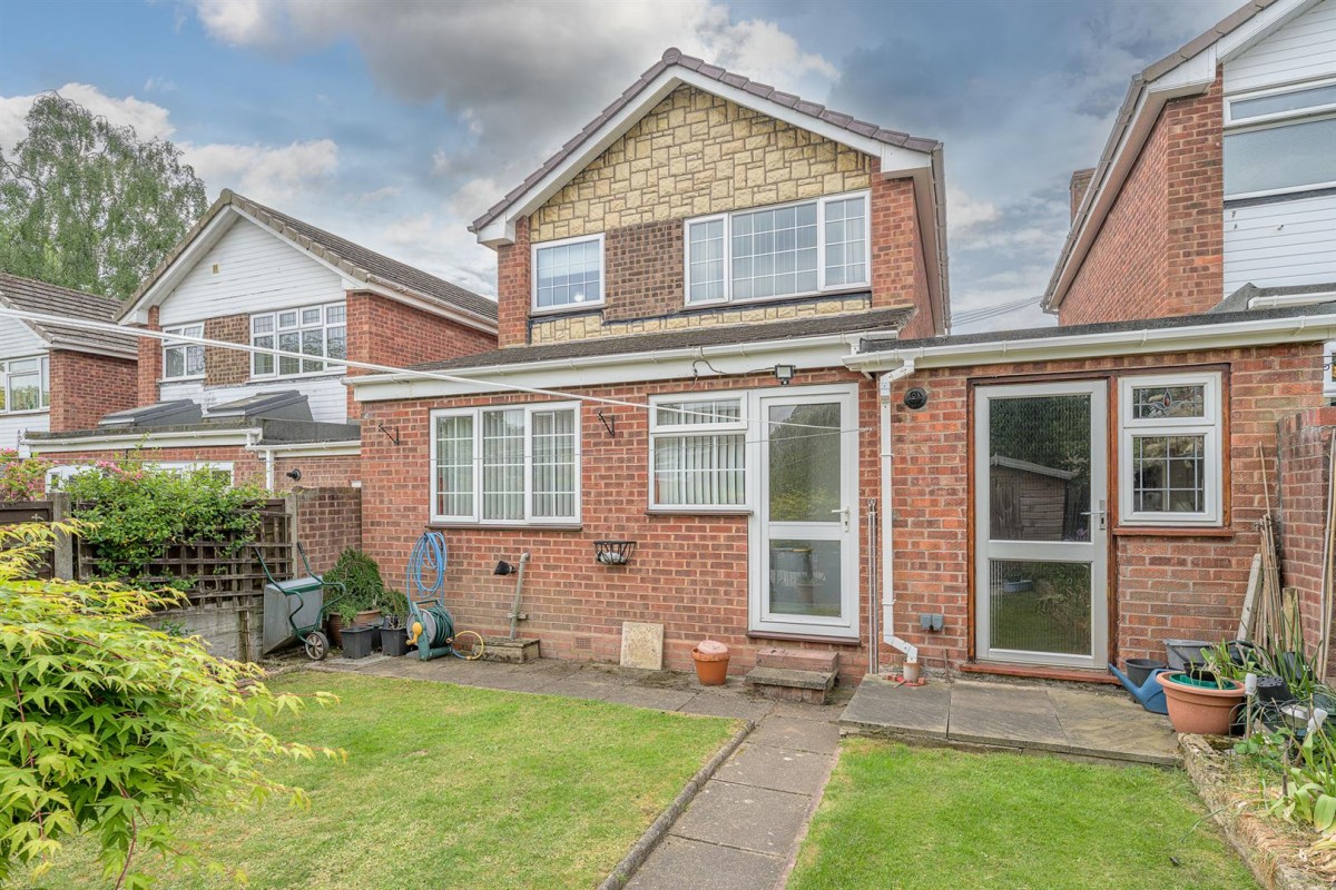 Swallowfall Avenue, Stourbridge, DY8 3LB