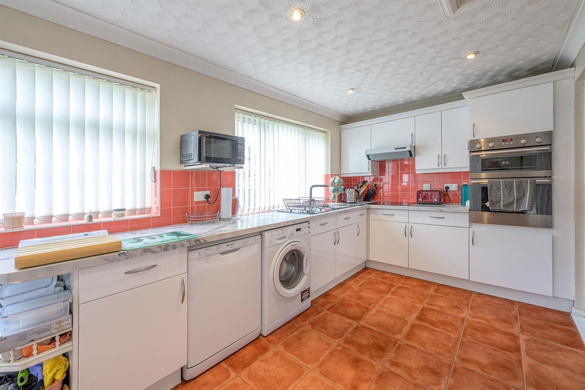 Swallowfall Avenue, Stourbridge, DY8 3LB