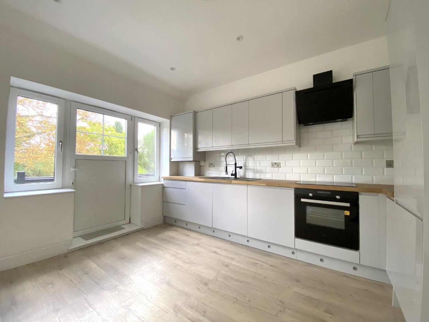 Queens Quarters, Mitcham