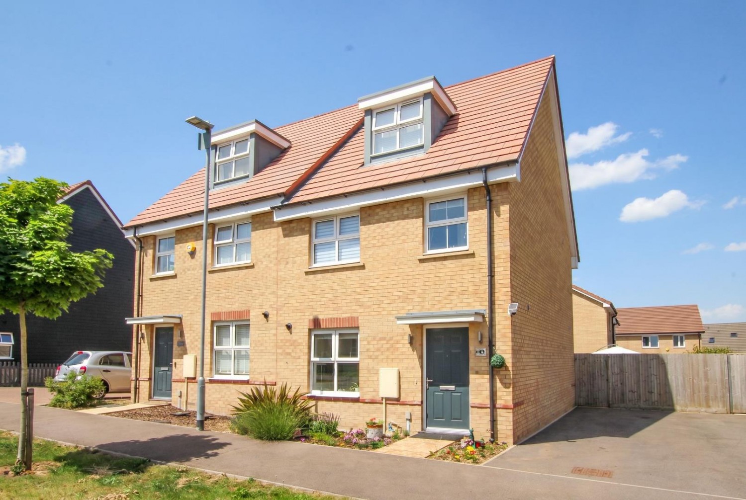 Wallis Drive, Leighton Buzzard