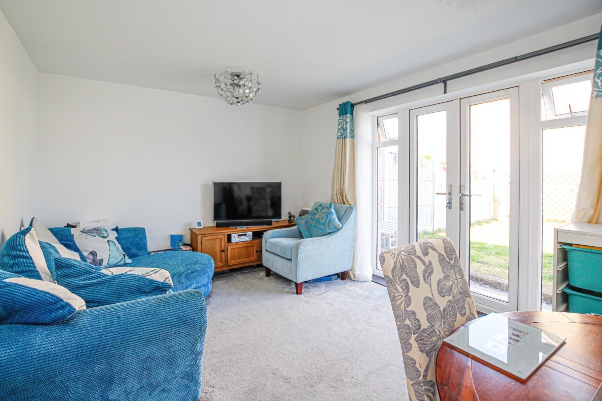 Wallis Drive, Leighton Buzzard