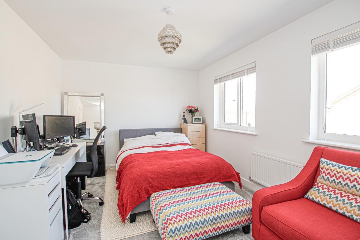 Wallis Drive, Leighton Buzzard