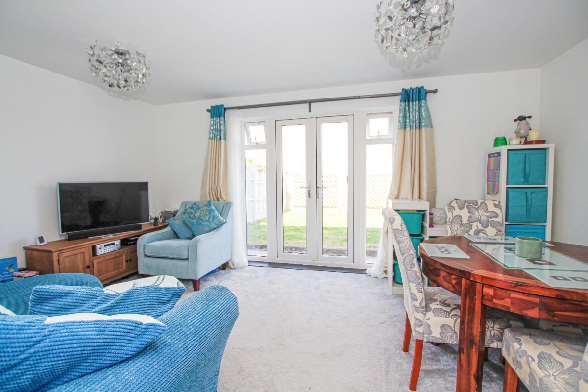Wallis Drive, Leighton Buzzard