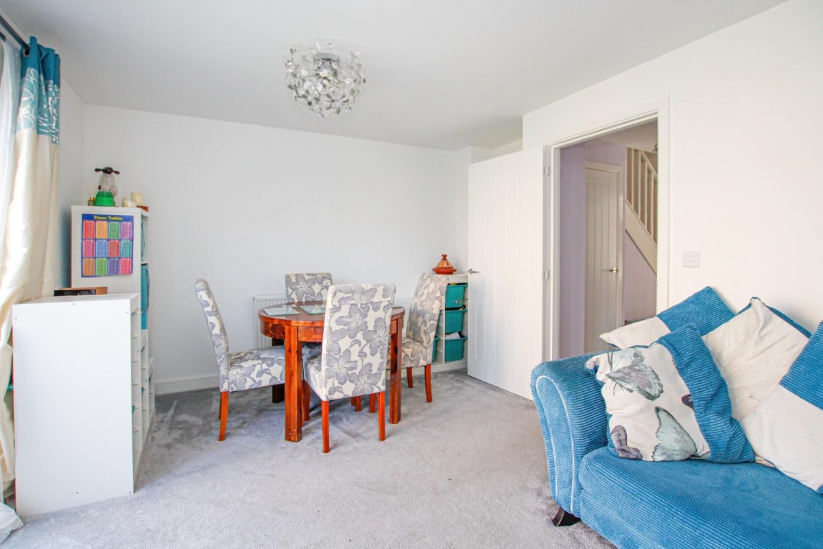 Wallis Drive, Leighton Buzzard