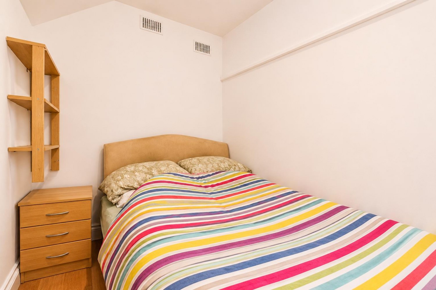 4 bedroom House for sale in Forty Avenue, Wembley
