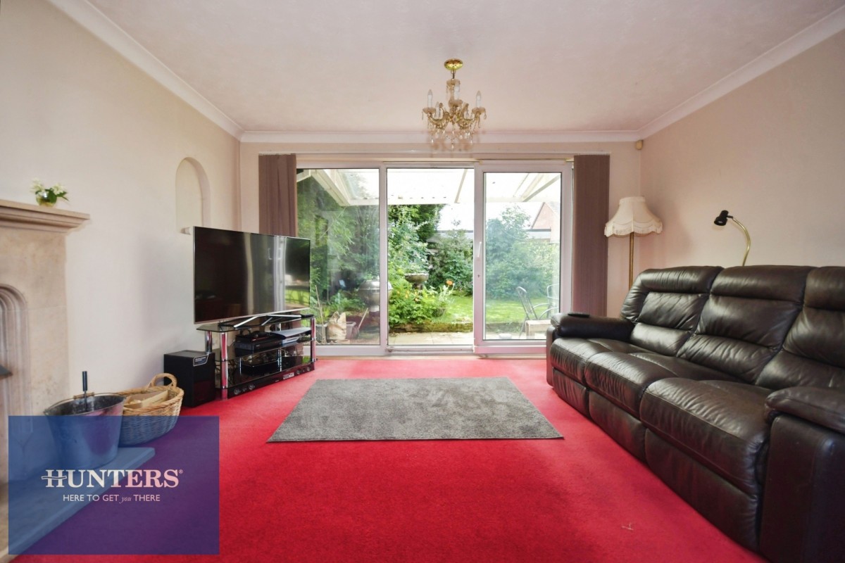 Harehill Crescent, Wingerworth, Chesterfield, S42 6SS